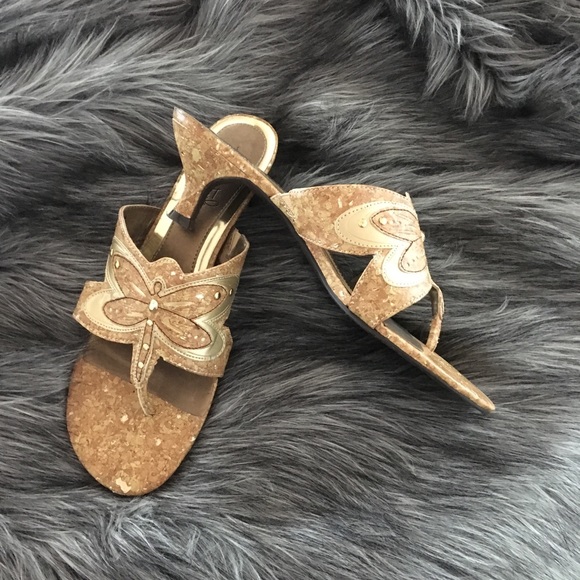 Shoe - Picture 1 of 3